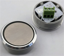 Кнопка вызова. Cимвол: нет; код Брайля: отсутствует; материалы: нержавеющая сталь, алюминий, пластик; подсветка: красная; установочное место: 32 мм.