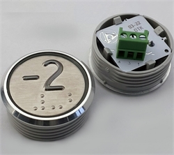 Кнопка приказа. Cимвол: минус 2-й этаж; код Брайля: имеется; материалы: нержавеющая сталь, алюминий, пластик; подсветка: красная; установочное место: 32 мм.