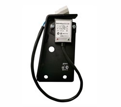 ДПП1 — индуктивный датчик положения педали с кронштейном. Срабатывает при приближении токопроводящих объектов, изменяя параметры колебательного контура. Питание 18...28 V DC, выход PNP (NO), расстояние срабатывания 12 мм, степень защиты IP67.