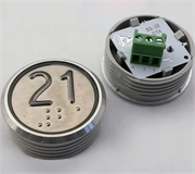 Кнопка приказа. Cимвол: 21-й этаж; код Брайля: имеется; материалы: нержавеющая сталь, алюминий, пластик; подсветка: красная; установочное место: 32 мм.