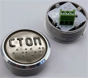 Кнопка приказа. Cимвол: стоп; код Брайля: имеется; материалы: нержавеющая сталь, алюминий, пластик; подсветка: нет; установочное место: 32 мм.